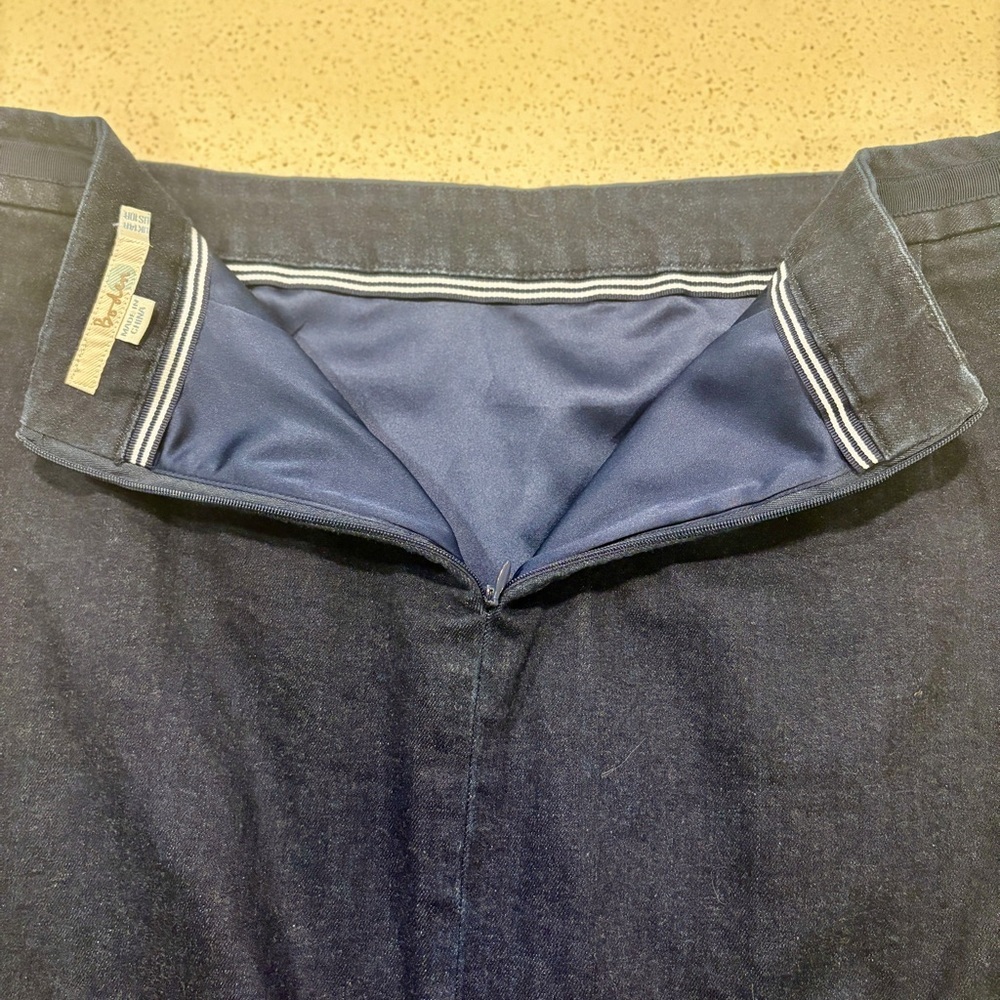 Boden Denim Pencil Skirt Size 10 - Picture 5 of 9